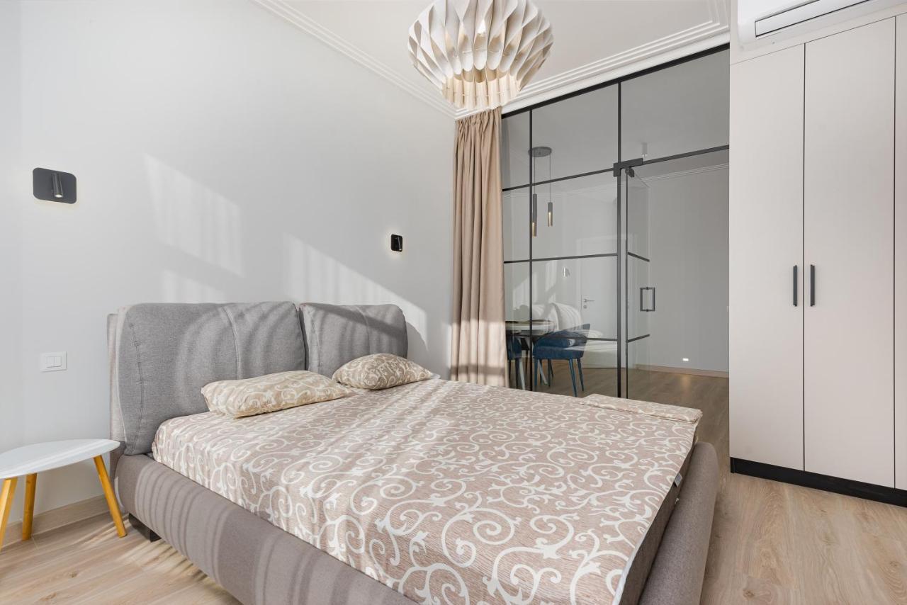 Sea Symphony Luxury 3-Bedrooms Apartment Odesa Exterior photo